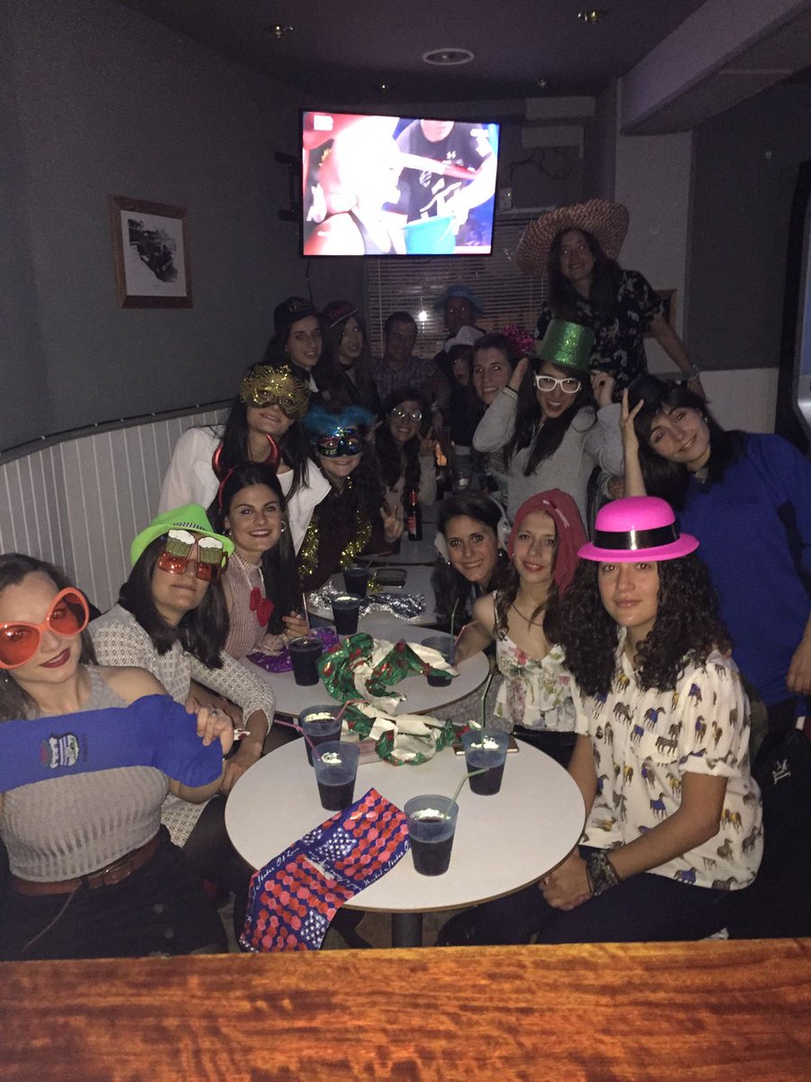 Noche de pongos. Noche de quipo! #capiscolas #equipo #risas&amp;diversion