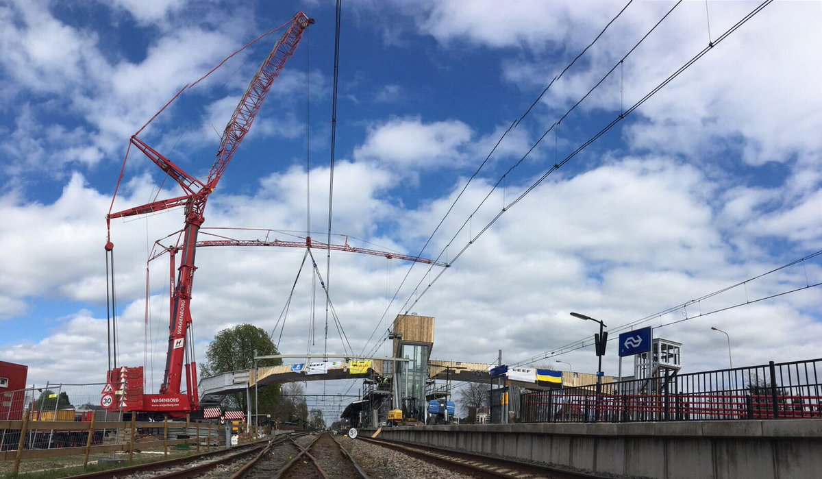 KoenNaafs's tweet photo. Buitendienststelling Dieren: hij staat! Mooi werk collega's! @ReefInfra  @buiting @ProRail https://t.co/lvcBxSRhrz