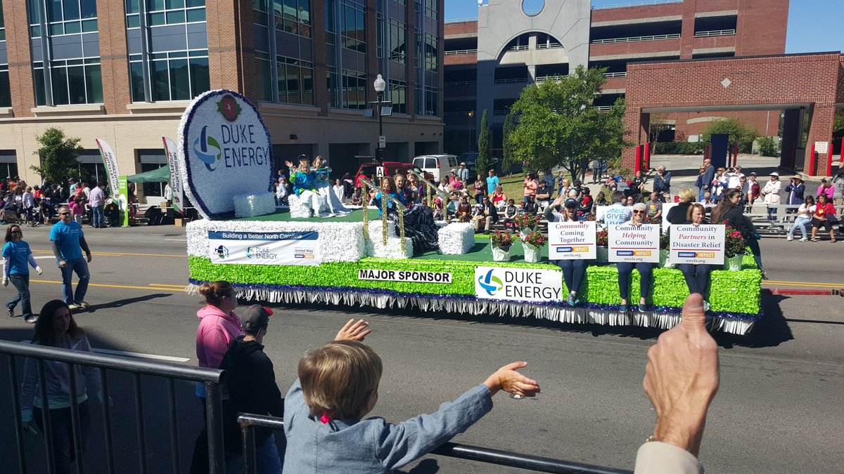 AprilBEngland's tweet photo. Enjoying the North Carolina Azalea Festival parade! #WeAreDE @DukeEnergy  @UnitedWayCFA @WARMNC @NCAzaleaFest https://t.co/hd2CMsHKPJ