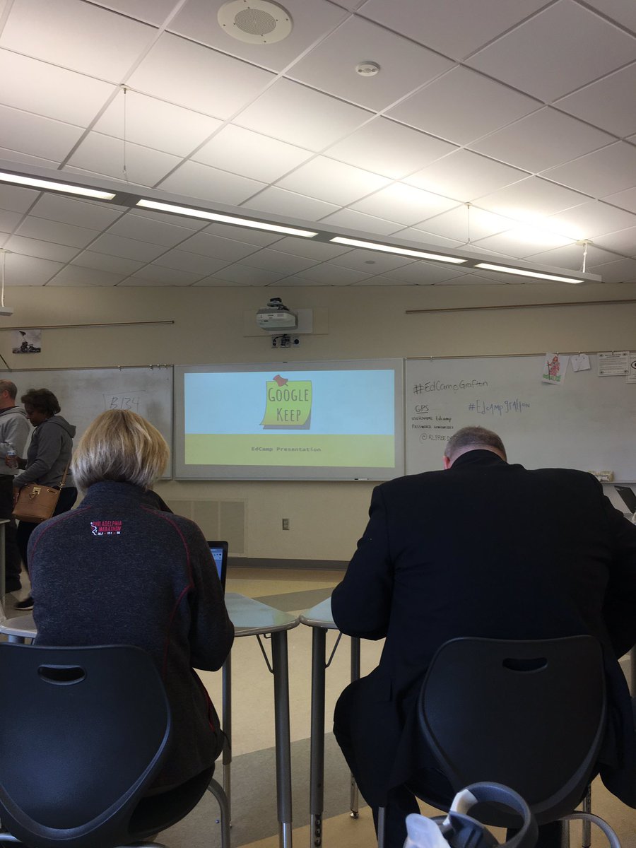 IteachbioLarson's tweet photo. Learning google keep! #GAFEFSU #edcampgrafton https://t.co/8tIuC27MWw