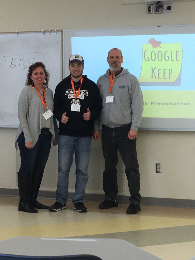 IteachbioLarson's tweet photo. Go team google keep! Learning lots at edcamp Grafton! #edcampgrafton #GAFEFSU https://t.co/ZUtfENe5xf