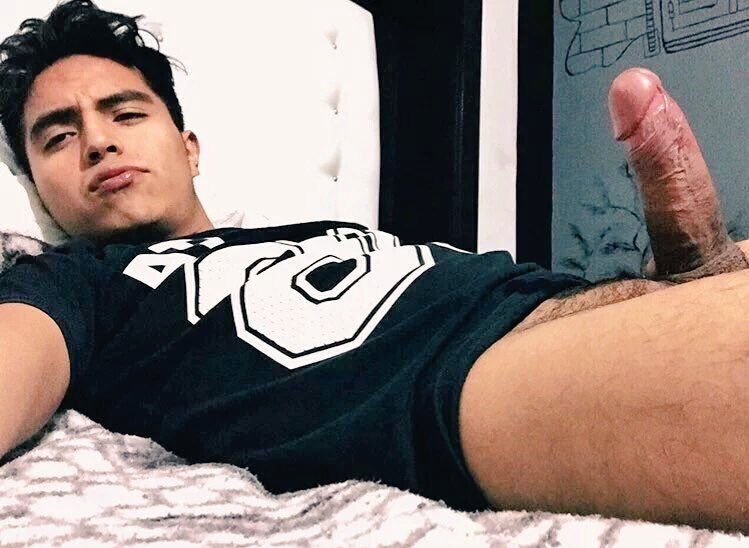 DickpicPinoy's tweet photo. Imagine inuupuan mo titi nya. Yung ramdam mo yung taba na mapapapikit ka! Sarap!! https://t.co/8WmXaqc3PK