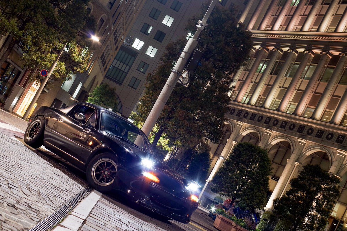 WMMTana5nGRB's tweet photo. うひょー友達に一眼で撮ってもらったのすげーや！夜桜と汐留にあるイタリア街ってとこ！ https://t.co/vPSbhwEEIL