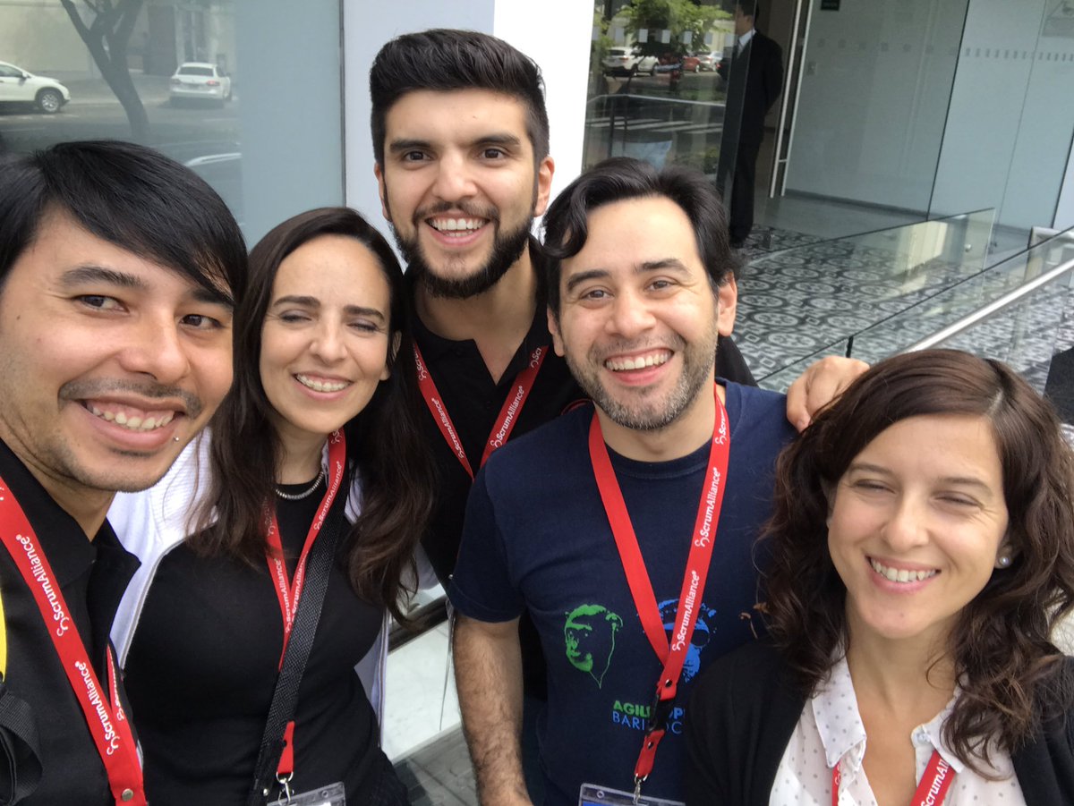 anibalguzman's tweet photo. Con la gente del #scrumdayperu2017 https://t.co/9O8KH4QB4T