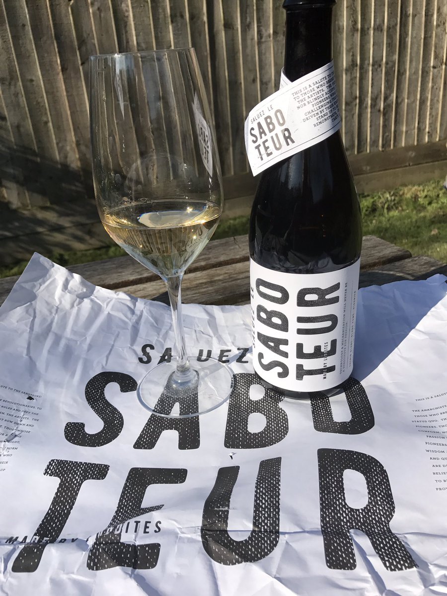 WrightAljoscha's tweet photo. Fantastic wine, definitely a wine to celebrate the summer. Comes with paper to lite my braai too @LudditeWines https://t.co/HjzCCy3gAX