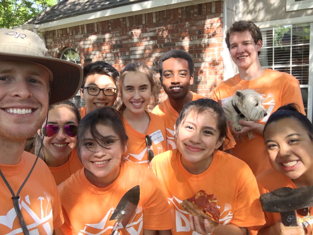 c_gwalt's tweet photo. #doitfortheday #squad #pizza #dog #dagmawi https://t.co/3yyv7rR11K