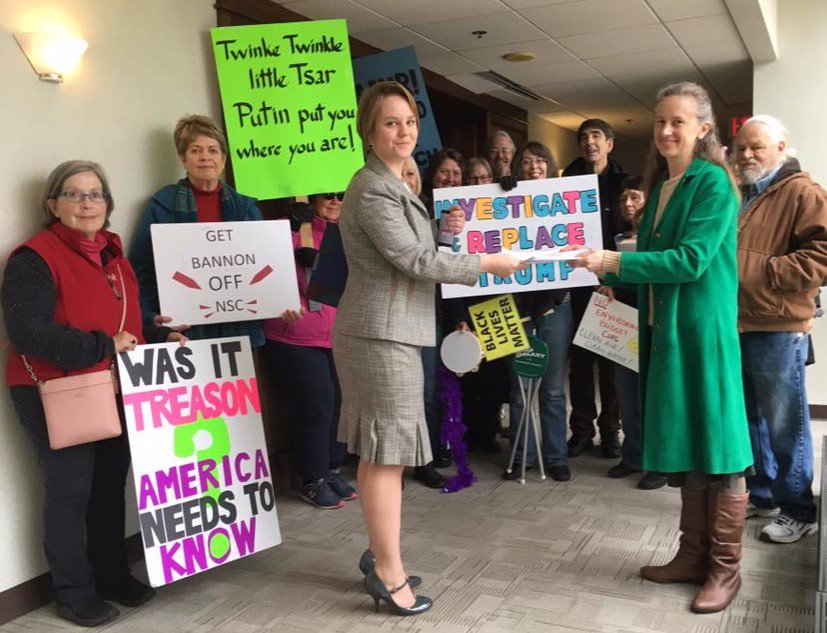 IndivisibleTol1's tweet photo. April 11, 12pm Toledo's Weekly #stoptrumptuesday 🎵💕☕️
https://t.co/8AI4nudvck
https://t.co/uNwHd2dgpj https://t.co/VKDcUE8lOw