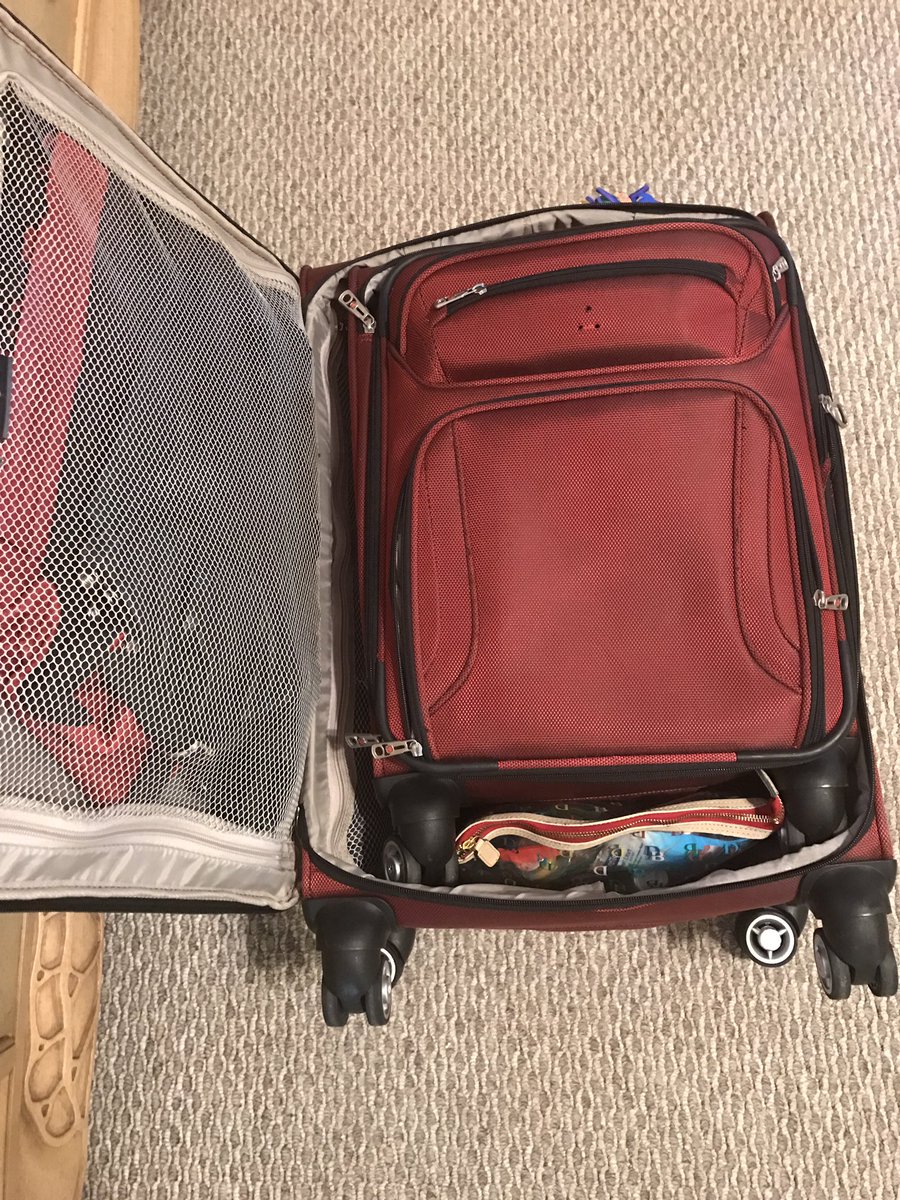 ReadCaseyCarter's tweet image. This is how you pack when you know you're going shopping and will need more space #packinghack