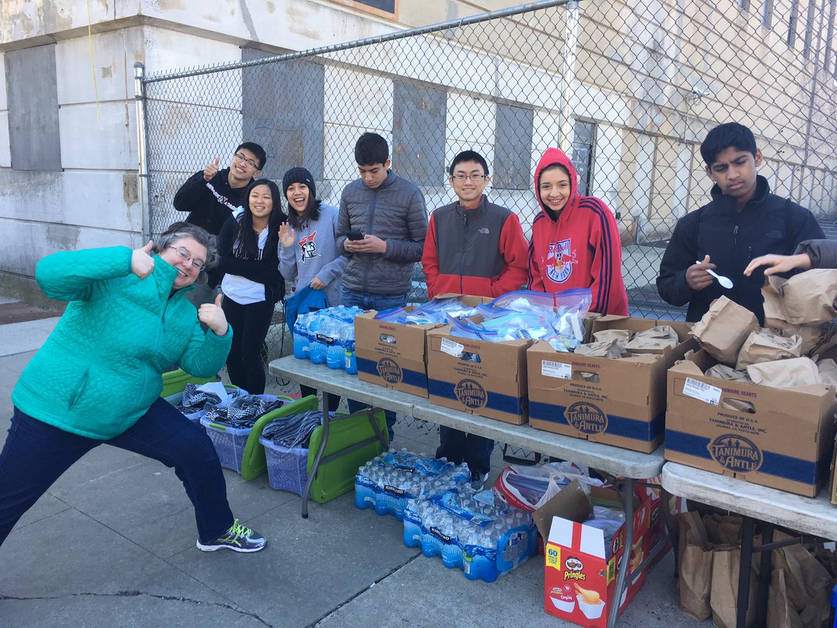 NA_service's tweet photo. Nothing but #positivity on this cold, windy morning while serving with @BridgesSummitNJ in #newark. #SN2S @NewarkAcademy https://t.co/y48zeNM87c