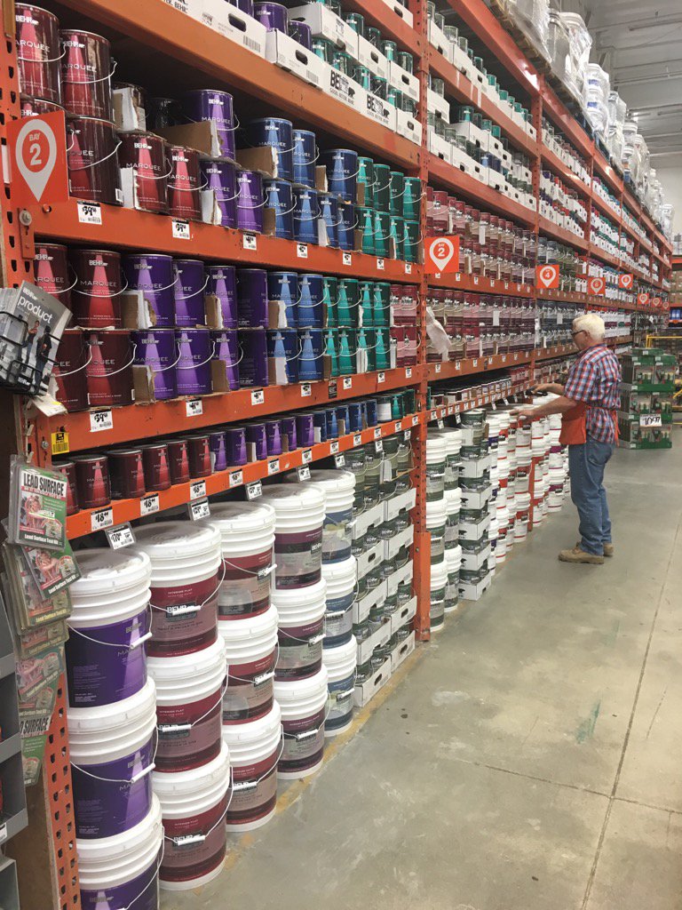 0616MoValleyHD's tweet photo. DS Kevin making sure we are in stock and ready for our customers #0616 https://t.co/qzBX5NeCMe