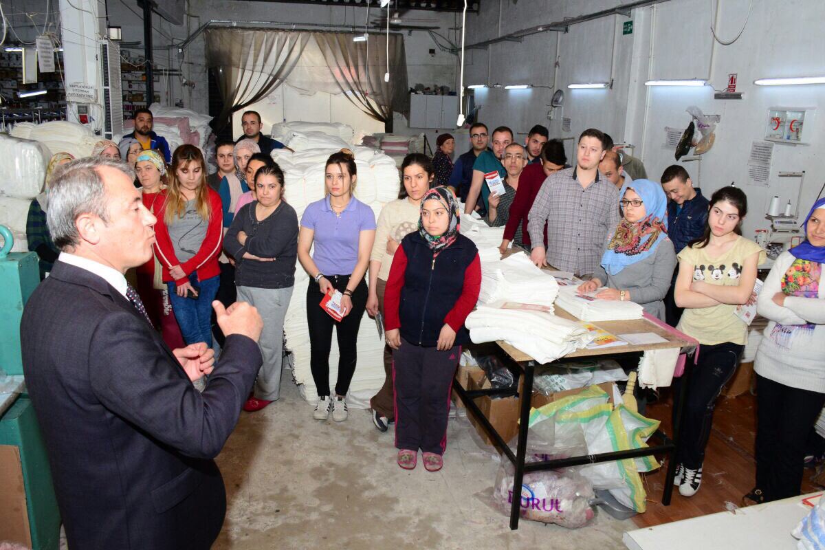 sahin_tin's tweet photo. #Buldan'da #Durul #Havlu çalışanlarıyla buluştuk, millet iradesinin üzerinde hiç bir güç tanımayan yönetim sistemi için #KararımızEvet dedik https://t.co/QQzbg75tXv