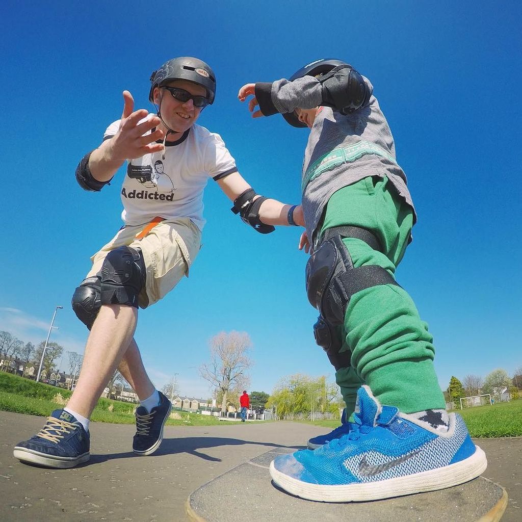 loneydude's tweet photo. Out for a skate, beautiful day! #gopro #family #gopro5 #portadown #dwgopros #gopro5black #hero5 #gopro5 #fami̇ly #hero5black #dadswithgopro… https://t.co/MIHyYGllB0