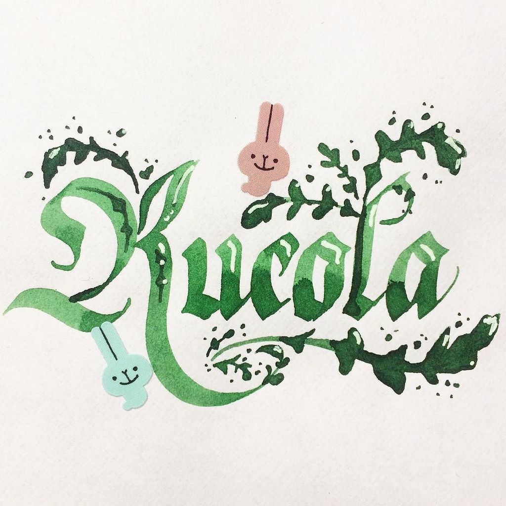 tintenfuchs's tweet photo. It's the season for Arugula (Rucola in German)! 💖
---
Rucola-saison! 😍 *nibblenibble*
#calligraphy #kalligrafie #kalligraphie #typographyin… https://t.co/uZFKFbdLSe
