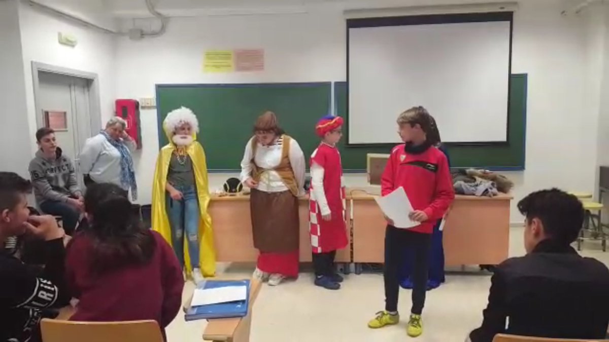IESALGUADAIRA's tweet photo. Nuestro Somos todo Orejas se atreve con el teatro. Participación, entusiasmo y mucha ilusión. Felicidades!!!!! https://t.co/R9GtJ73JI6
