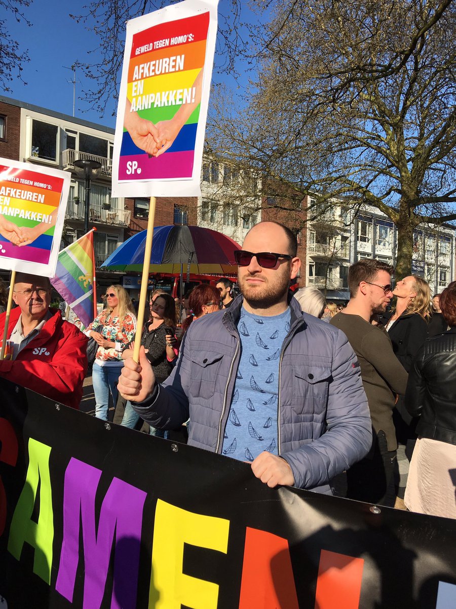 Mooie opkomst bij Manifestatie #handinhand in #Arnhem. Niet tolereren maar accepteren!