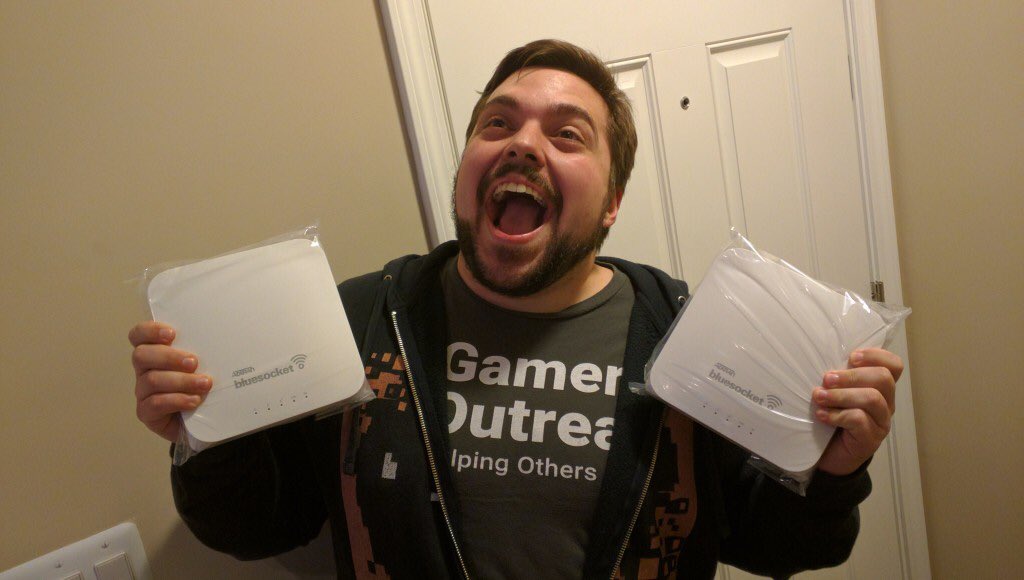 fernandesken's tweet photo. .@GamersOutreach Staff member Jared Richter goes mad with power realizing he holds the @adtran #bluesocket APs! https://t.co/VnBaWU93Yy https://t.co/Wq3GofTNvK