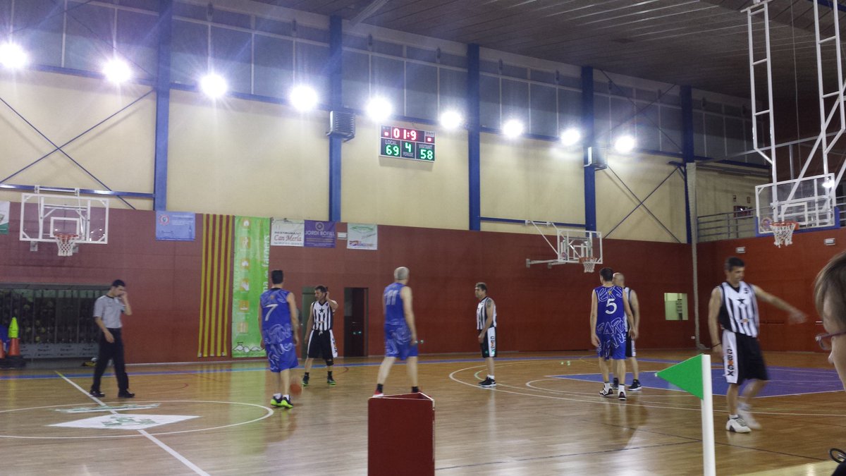 cbfarners's tweet photo. 69-58 molt bon partit dels veterans que guanyen a un dur @cbgx https://t.co/xmFvY8KnOd
