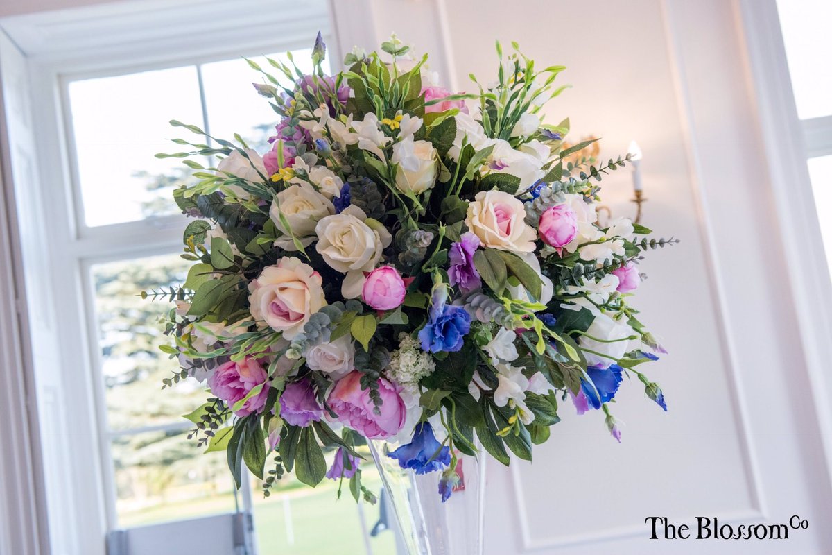 theblossomcomp's tweet photo. No fresh flowers, no water - just silk. 💕 Centrepieces for hire @ https://t.co/t6isNYhG6M 🌸
Photo by @photobysooz https://t.co/9hiJAQwXyr