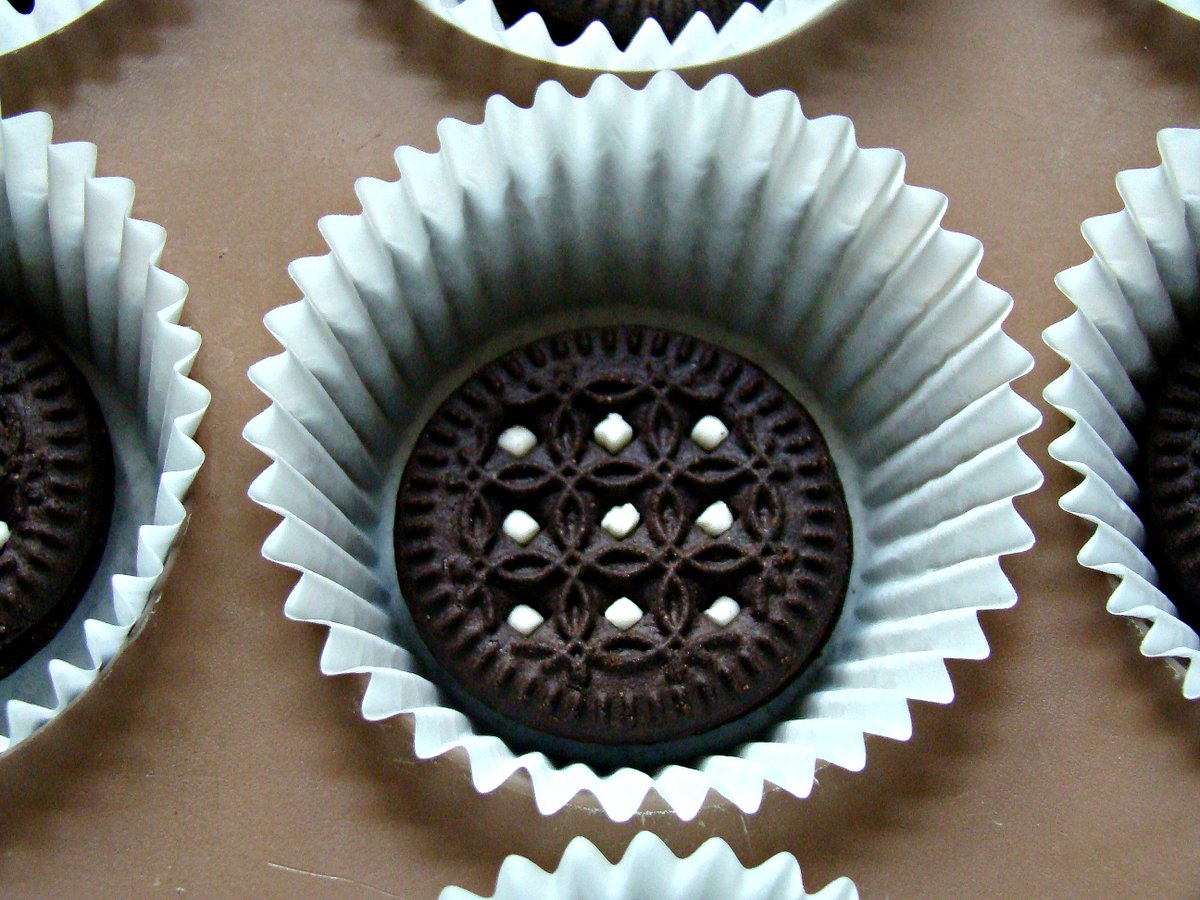 Go2GlutenFree's tweet photo. Use @Glutino #chocolate sandwich cookies to make some #cheesecake bites! #Go2GFGirl #StartGlutenFreeToday #glutenfree #going2natural #g2n https://t.co/M9l8pHYCoE