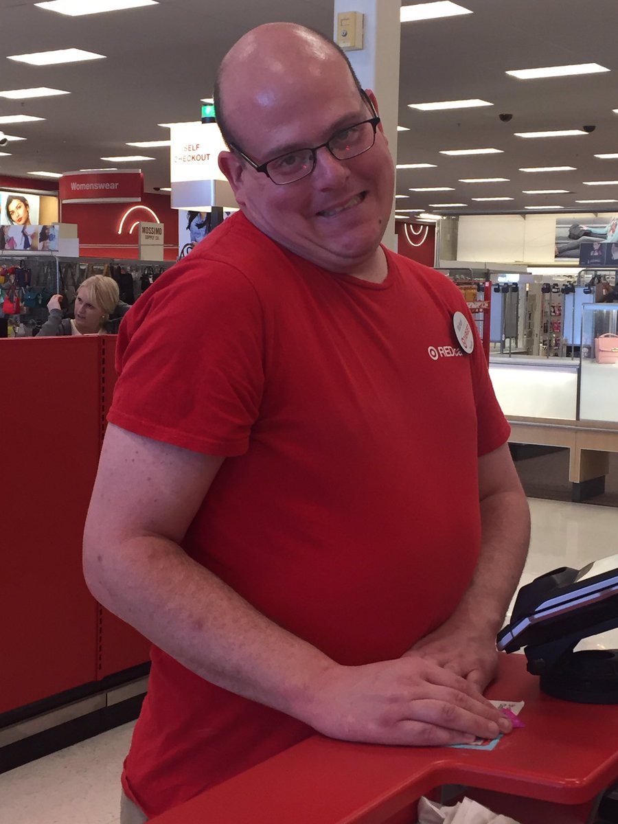 Michael continues to AMAZE our guests at guest service! 🎯👍🏻😃#friendlyinG494 @I_Tob26 <a href="/HopkinsLauren3/">Lauren Hopkins</a> <a href="/rickd0055/">Rick Dengelegi</a> <a href="/kelsienoe/">Kelsie Noe</a>