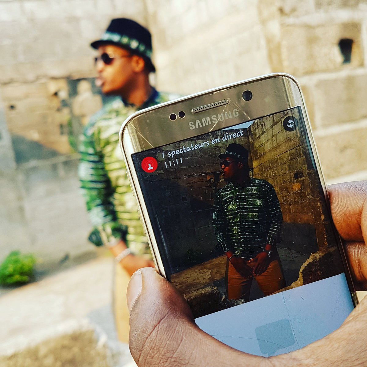 Nguenawa's tweet photo. Ba kala tse le clip de #NOVLP Feat Les Enfants Terribles. Directed by #ChrisBardol #EyaVol1 toujours dispo sur le digital #AfroPop #Urban242 https://t.co/edBmT5qLo1