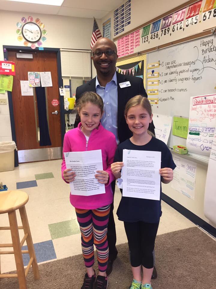 discovery_ridge's tweet photo. Dr.Cain visits DRE third graders to discuss their thoughts on homework! #opinionwriting #tcwrp #drestars https://t.co/PZrHY7hTbl