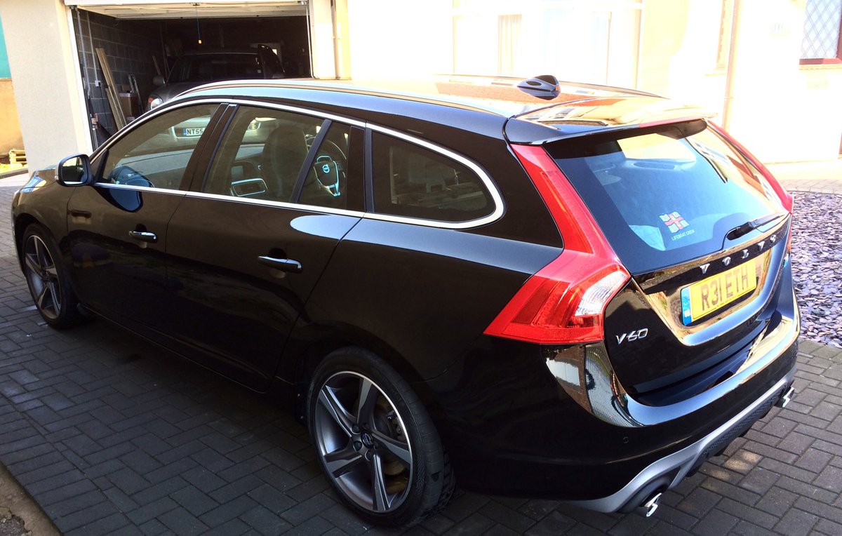 TurbineBasher's tweet photo. this morning started with a #5k #run followed by a few hours #detailing my #MY2016 #Volvo #V60 #busy https://t.co/OwGIz9Sbl4