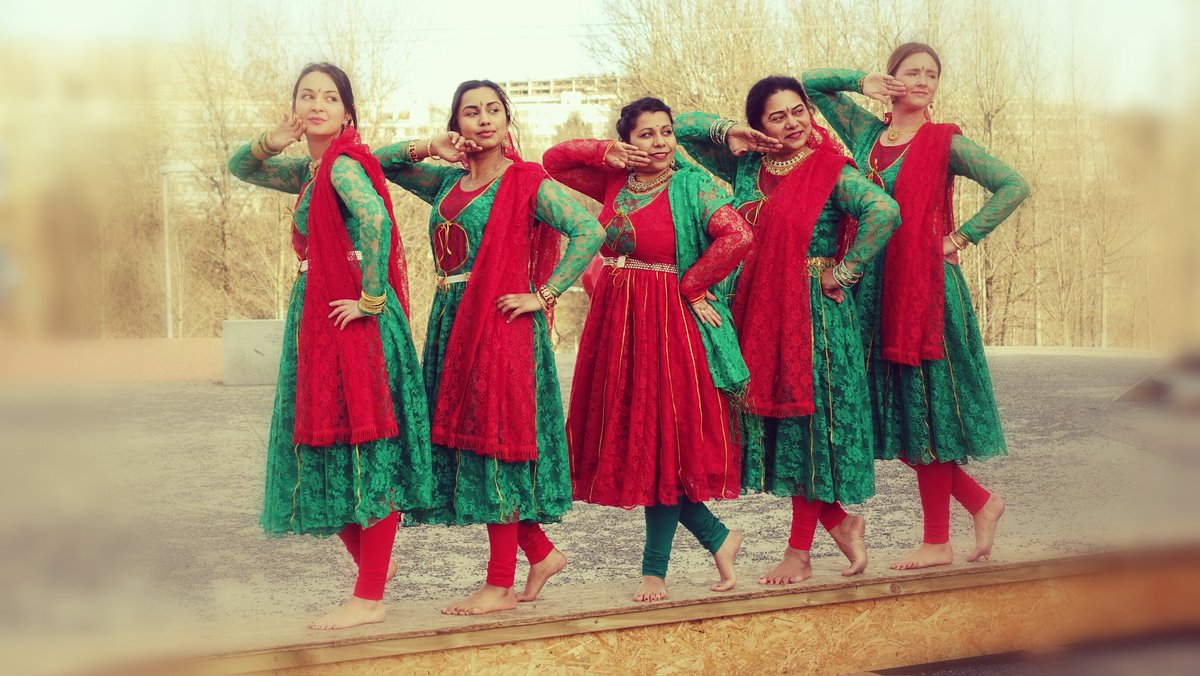 richadans's tweet photo. 28th of May, #Megashow arranged by #indianrhythms. #Kathak #Dance @Rommenscene @NikitaThind @DancesKathak https://t.co/f290Dya7Tz