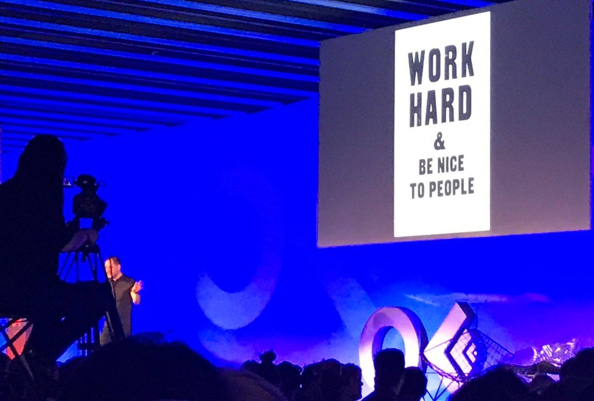 _SimonBos's tweet photo. Anthony Burrill at #offf2017 https://t.co/qWYC9RPZb9