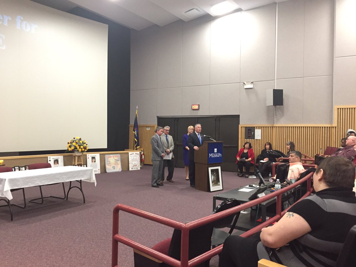 KeshiaClukey's tweet photo. Lawmakers taking a break from #NYBudget to appear at Missing Persons Day #centerforhope https://t.co/UoxNmHi1pk