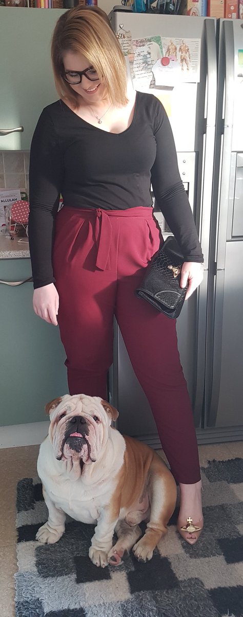 BullyMagic's tweet image. Frank - Jess be going out but I'm not allowed to go. Me not happy about this situation.