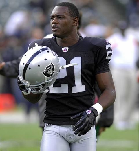 Happy birthday to former CB Lito Sheppard, April 8, 1981. 