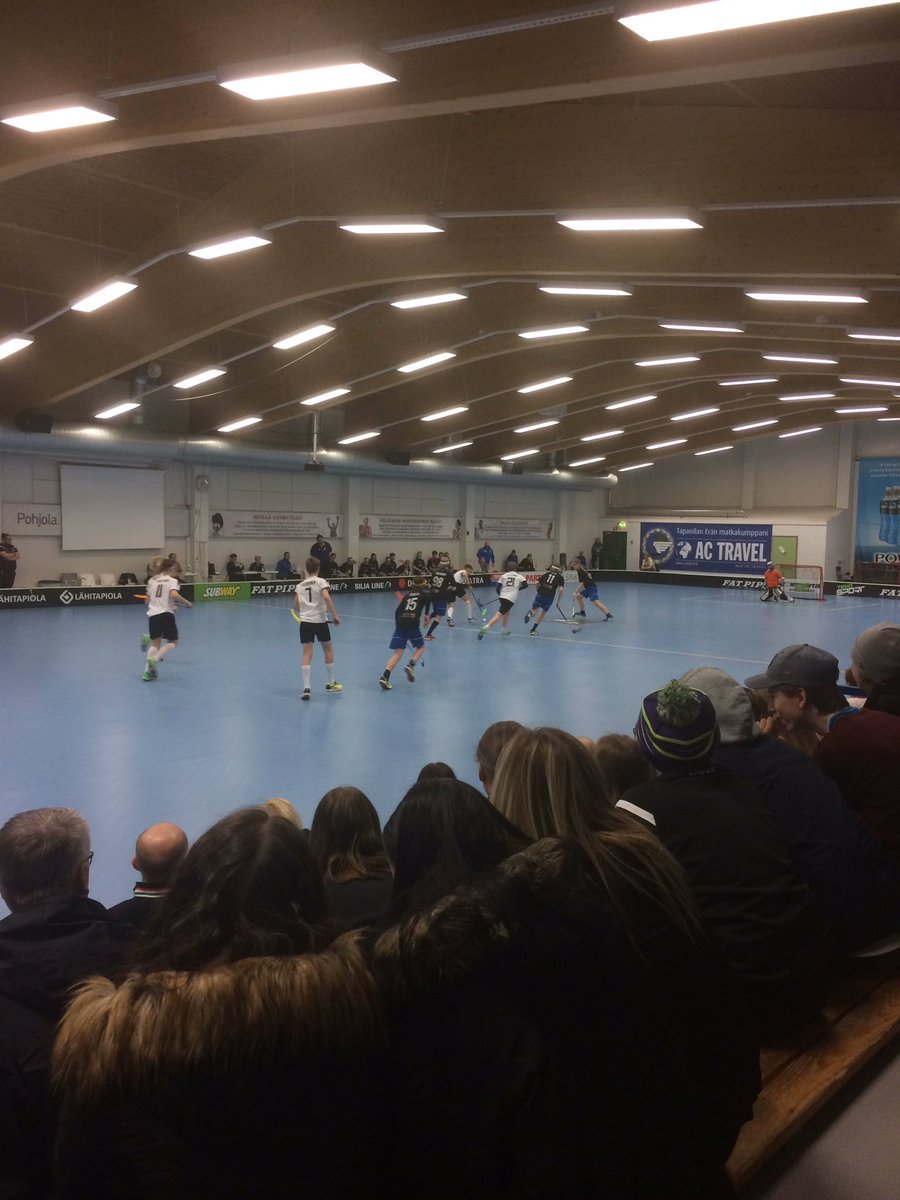 makelanjannne's tweet photo. @Eräviikingit C2 Pieni sulaminen 4-1 --> 4-4 Tepsin pitelemättömän Marius Suomisen hattutempun johdosta. Näillä lukemin jatkoajalle https://t.co/nedbbSPsVQ