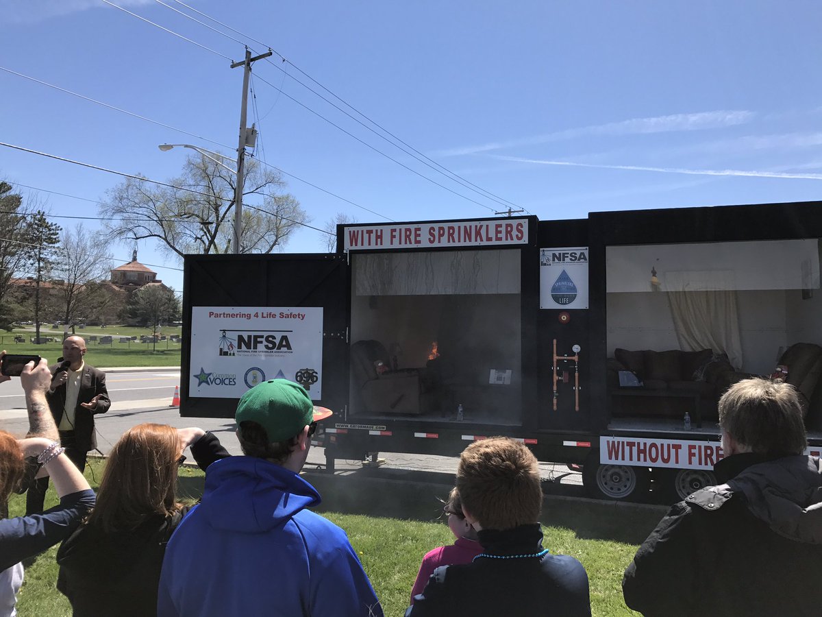 vickiep4's tweet photo. Fire sprinkler activates and we understand #fastestwater @NFSAorg  demo shows why we need them #CRFSA National Fire Heritage Center https://t.co/PhZ824T62z