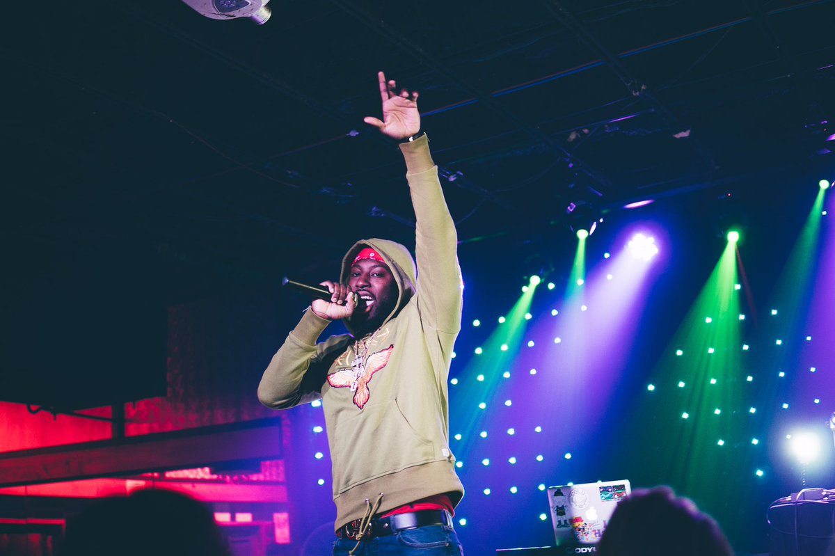 YBOPrince's tweet photo. They seeing me shinning....my nigga I'm workinnnnn 🙏🏾 #FSU
#SenioritisTour https://t.co/qXKvIwOmMd