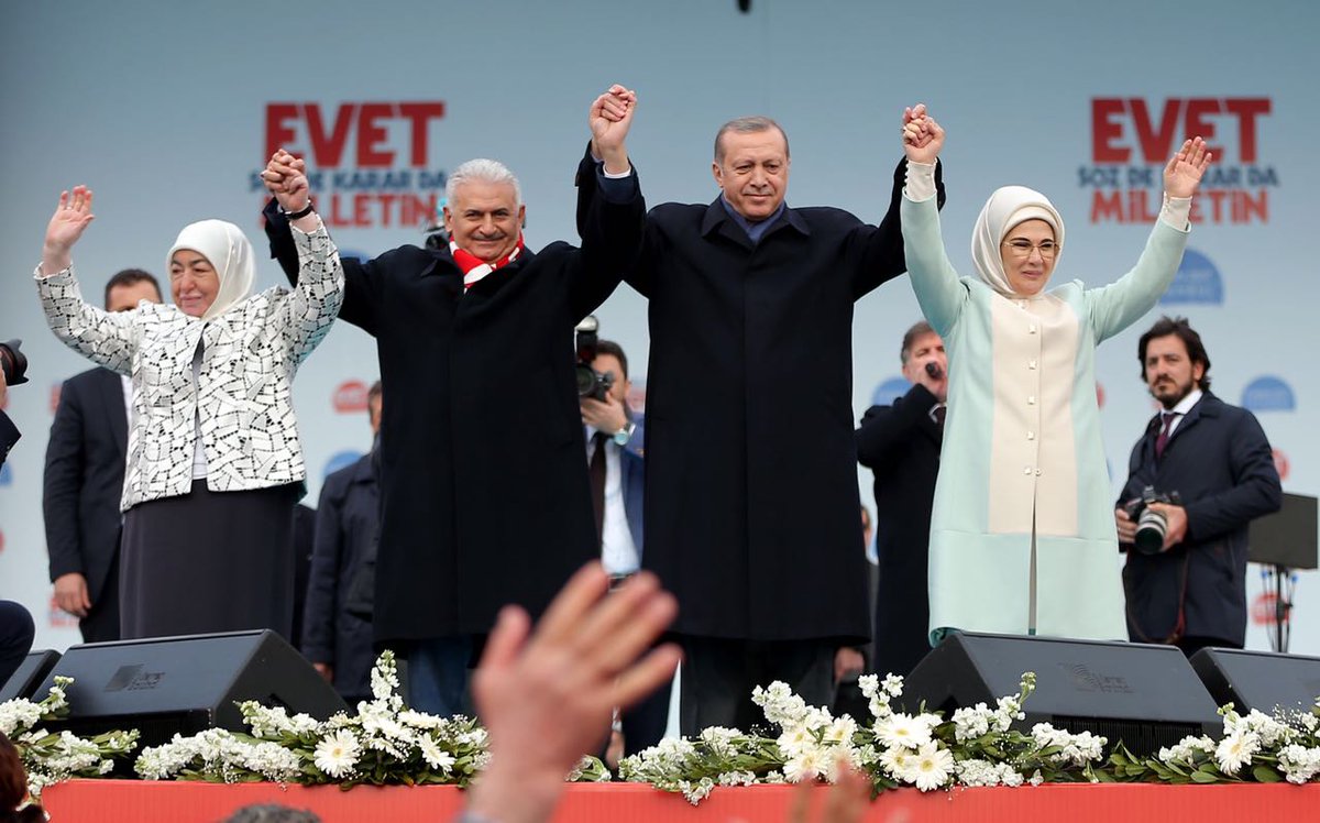 suleymansoylu's tweet photo. Cumhurbaşkanımızı ve Başbakanımızı bağrına basan İstanbul, Yenikapı'da haykırdı

#TekYürekEVET https://t.co/TWkeDgtsRh