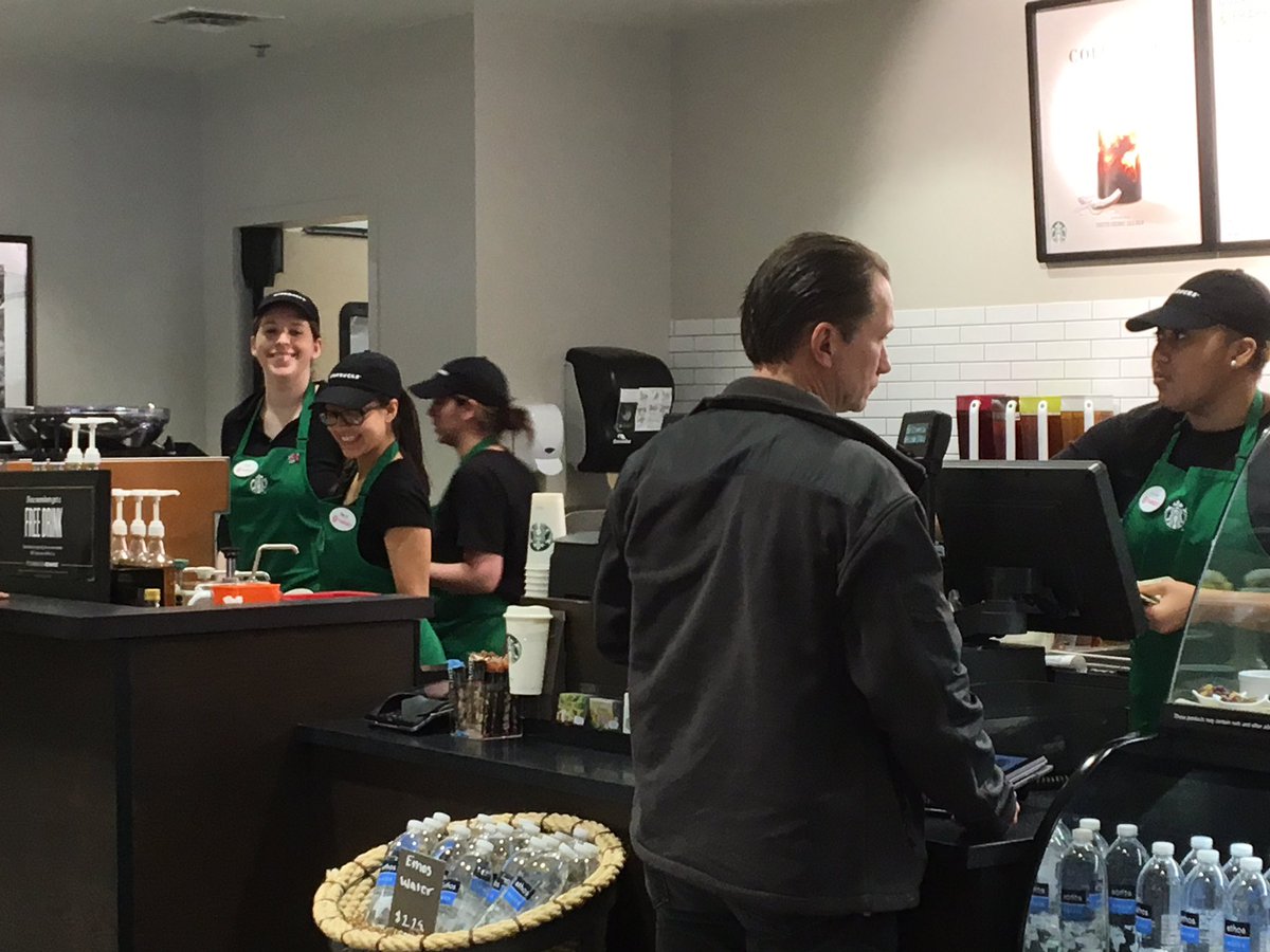 KKunze92's tweet photo. Day one! We're officially up and running here at #T0986! Come see us at our brand new Starbucks!  #Caffeine #G414 #G494 https://t.co/wvcV87ZhFF