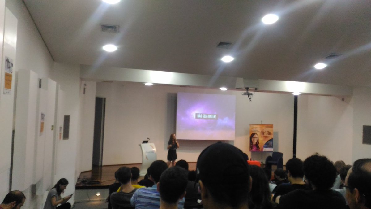 waldemarnt's tweet photo. talk mt bacana da @deboracardu sobre @meteorjs no #rsjs #rsjs2017 https://t.co/1jsVbDVvOU