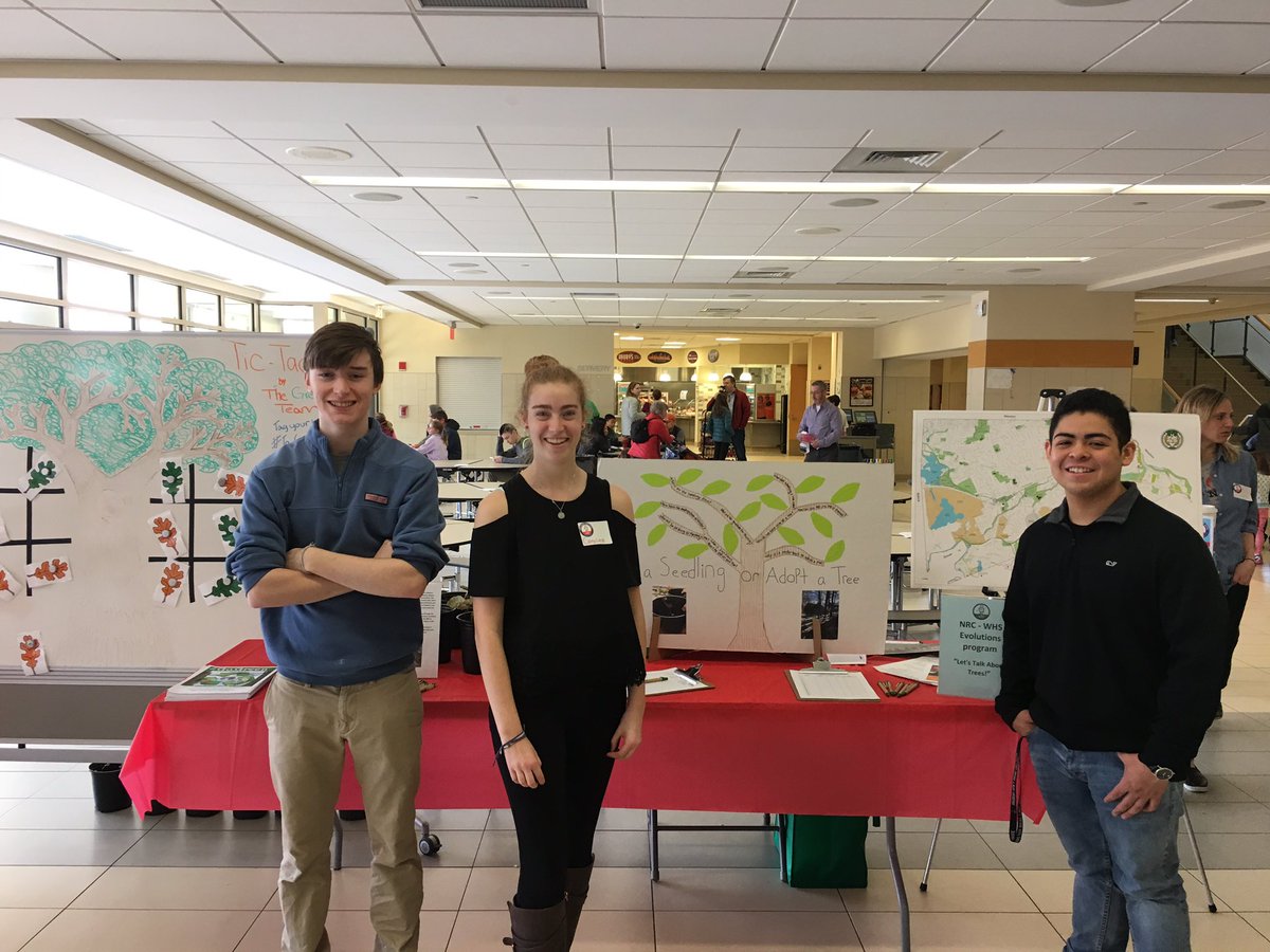 Infinitenglish's tweet photo. Real authentic audiences @EvolutionsWHS #STEMExpo #EvoPride https://t.co/WfBGWH5frP