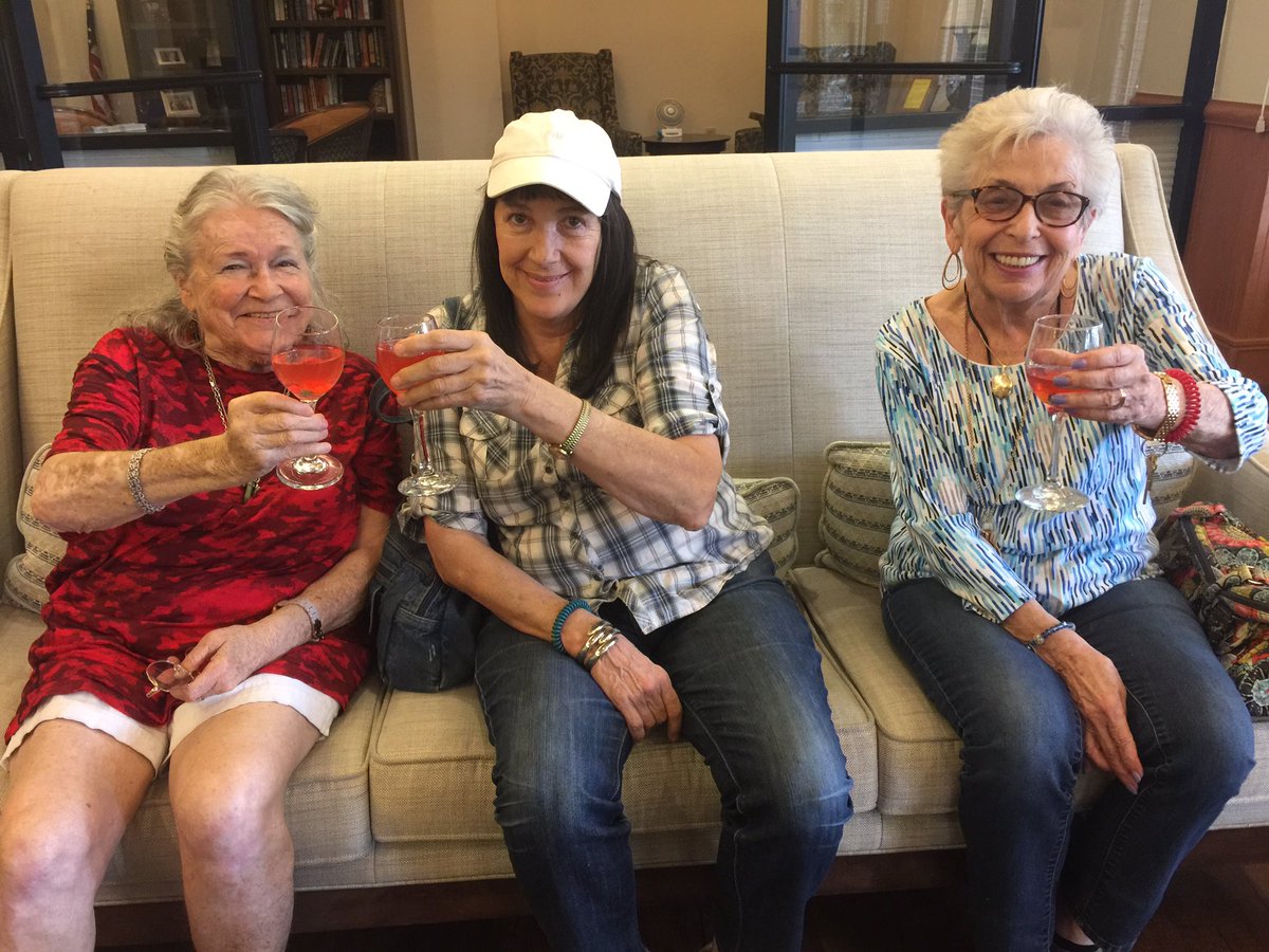 LRRActivities's tweet photo. Creative Cocktailing: "Jelly Beanie Martinis"... the girls definitely APPROVE! @CourtyardTowers #FrontierCulture #creativecocktails https://t.co/Tahd3plH0Y