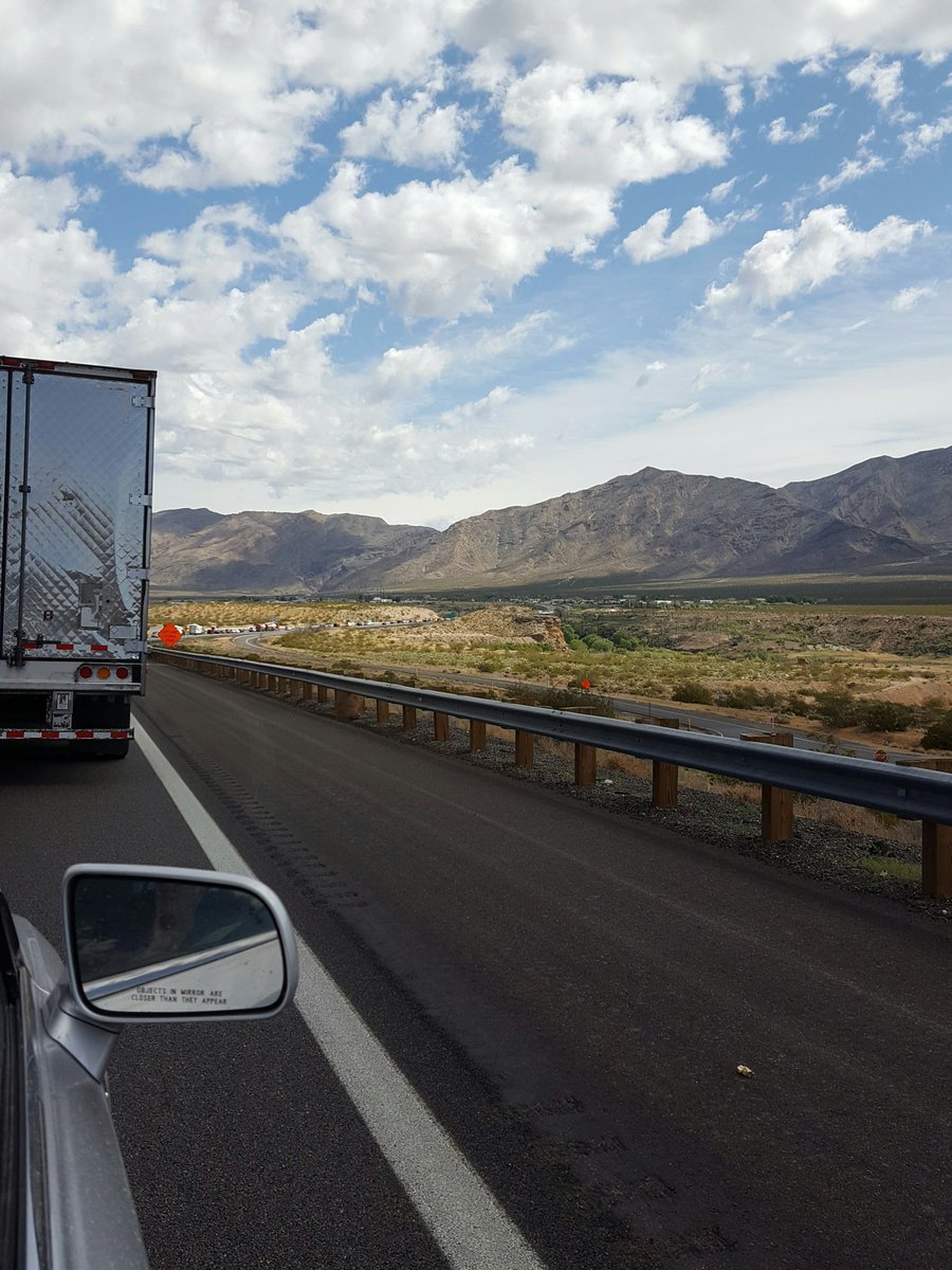 MesquiteNV_PD's tweet photo. #TrafficAlert: I15nb @ #Bridge1 mm 9 #AZ down to one lane. Back up of 2 miles. #UseCaution #SlowDown &amp; expect delays. #I15Construction https://t.co/Rbk1OlPKmk