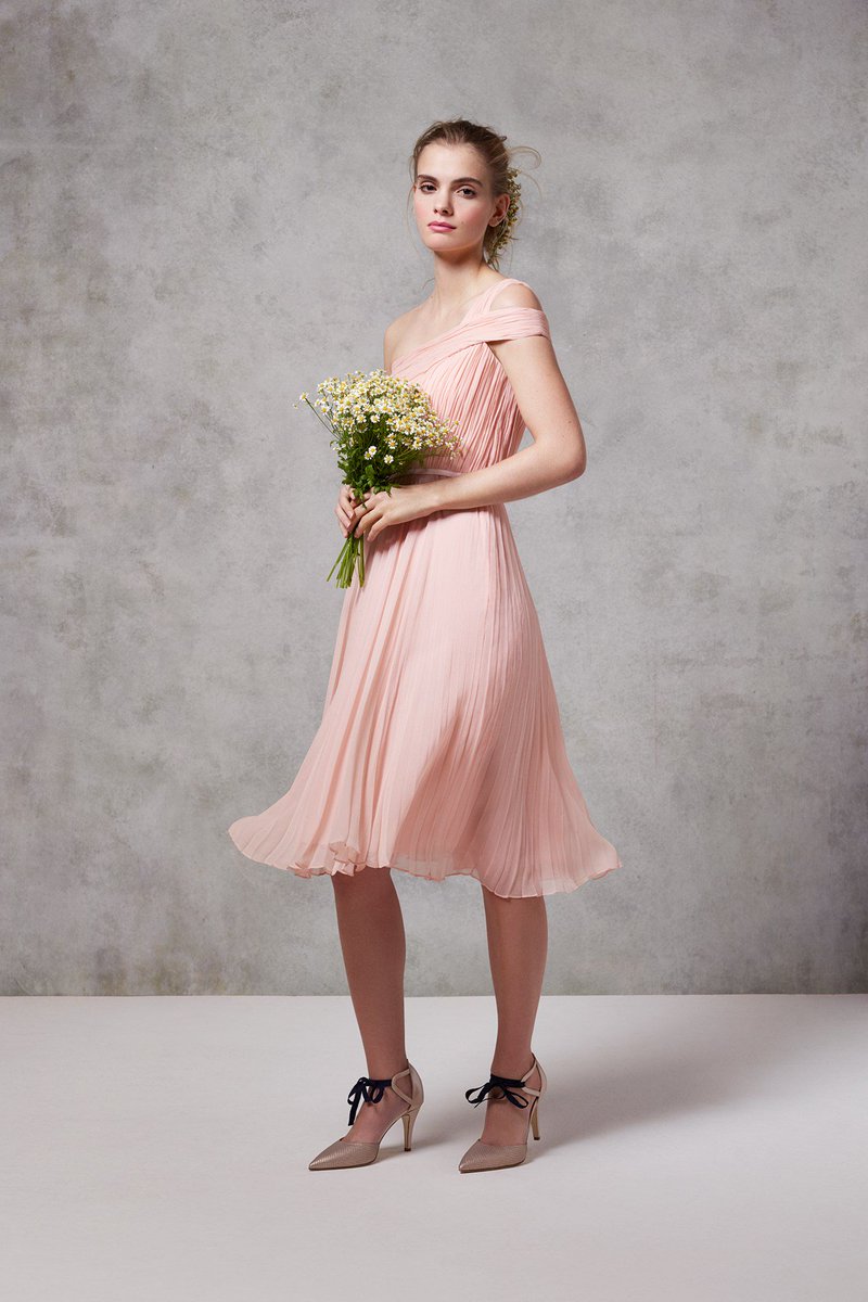 HapacaStudio's tweet image. new collection "Bridesmaids" by HOBBS SS17
#backdrop #hapacastudio #london