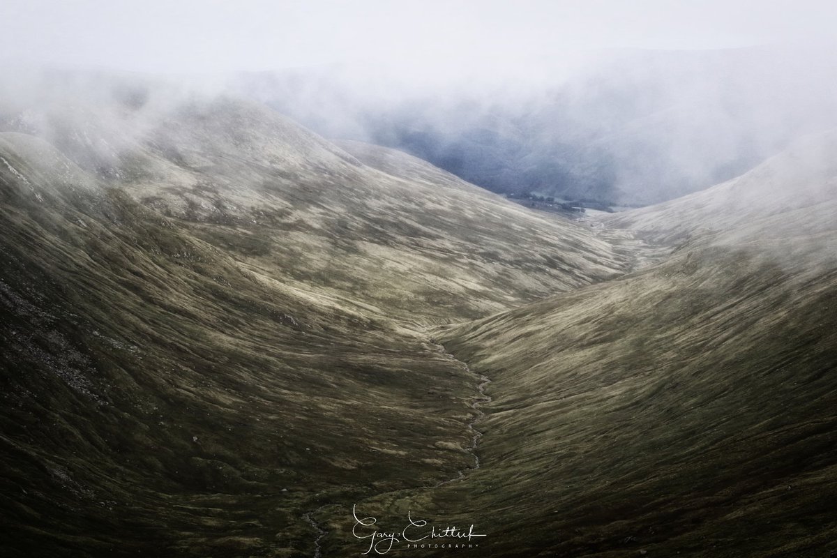 @CameronHouseLL #CHLandscapes The Glen looking North towards Camusvrachan on the descent from Ben Lawers and Bheinn Ghlas.