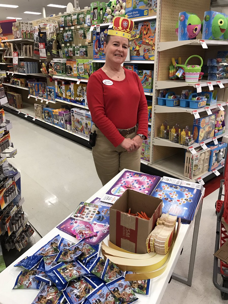 Ready to hunt for those diamonds and crowns at 766!! #PrincessRachelle