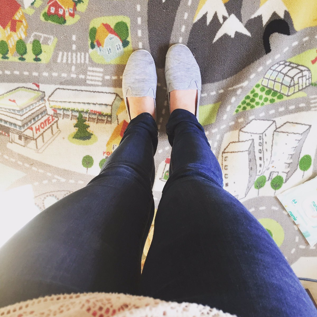 MoveMumMoney's tweet photo. #charityshop find some #next high waisted skinny jeans, yes! Xtra long of course! Quite fitting that this playmat makes me look like a giant https://t.co/ZXYxvsK0tG