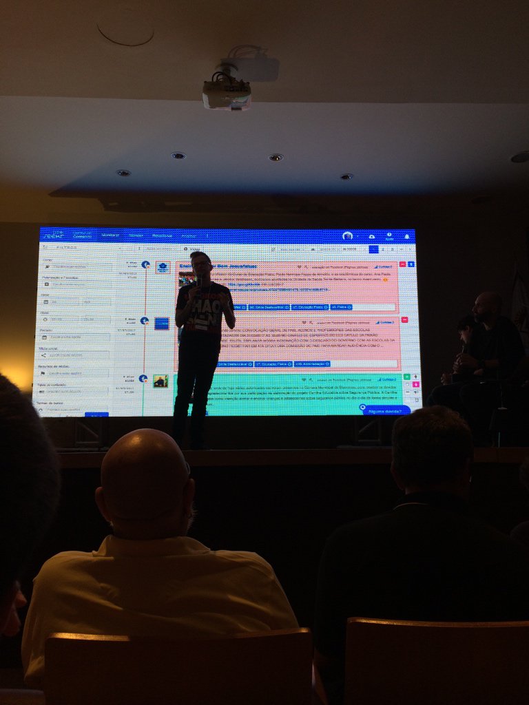 oestatisticoweb's tweet photo. O que são dados sociais abertos? #bigdatarevolution2017 https://t.co/tw610djv6g