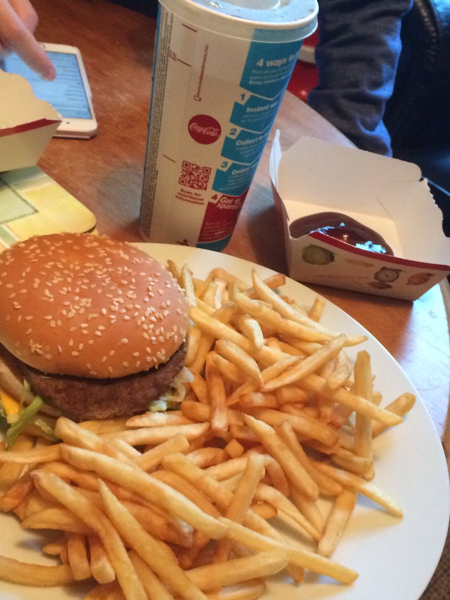 Ty_TheTiger06's tweet photo. Just eating a delicious mac don lol https://t.co/p3XITAQffy
