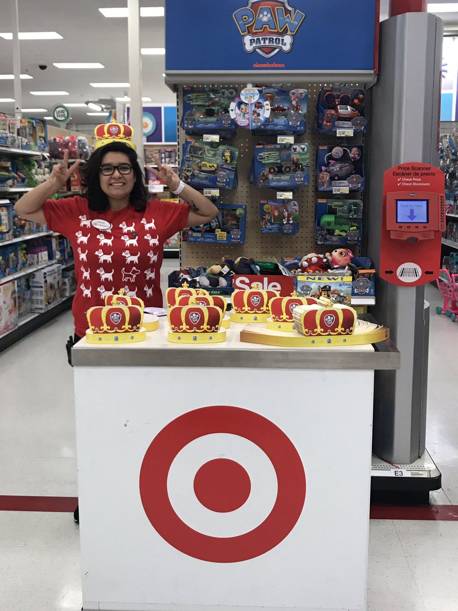 katie_TGT's tweet photo. Our electronics TM Darlene is stoked for @Nickelodeon #SpringScavengerHunt at @Target today! #t1869 #targetredlands https://t.co/kIv9cCkry6