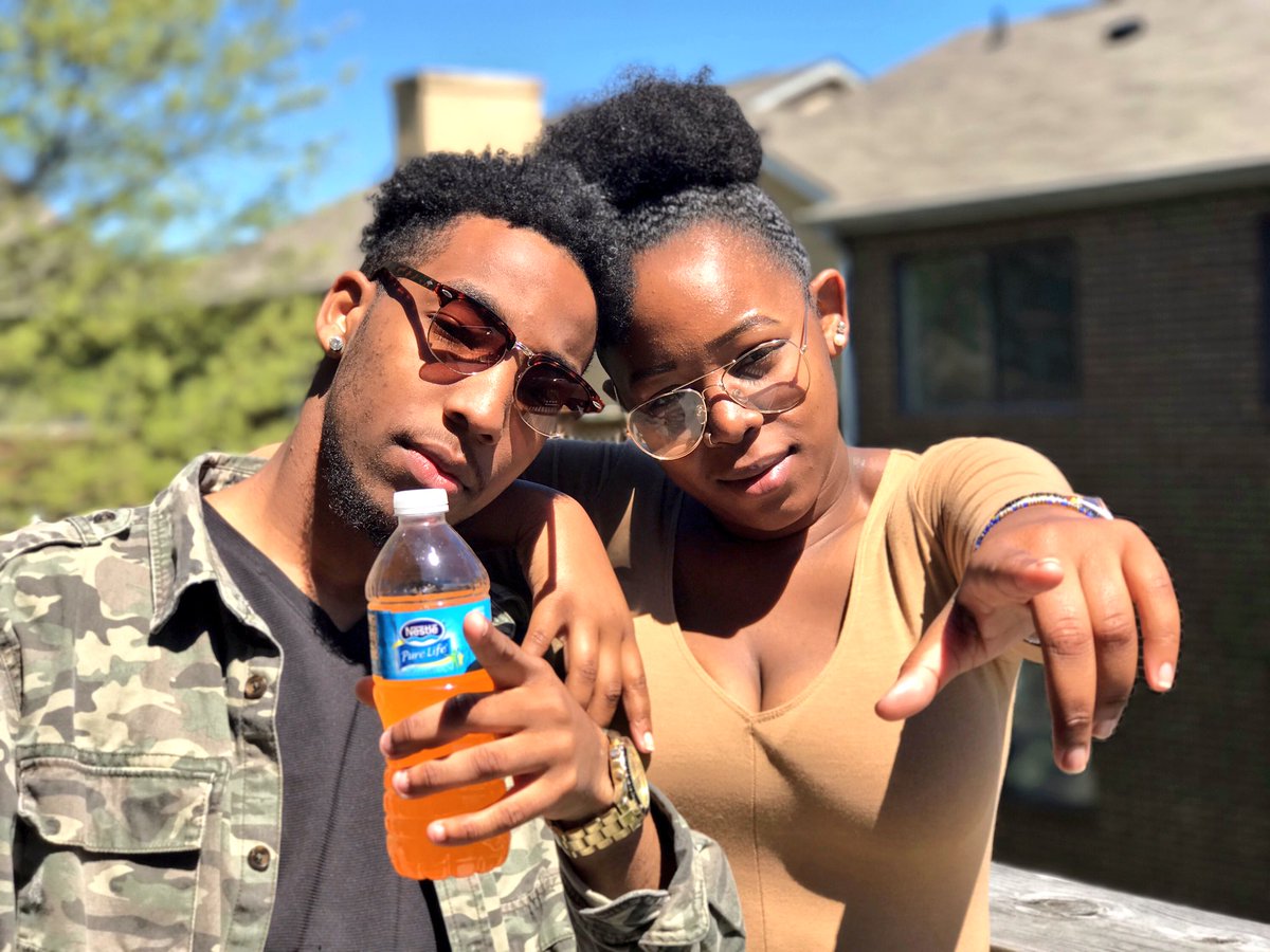 dvliyvh's tweet image. Excuse my forehead 😂 #MyFront @_HSOJOSH