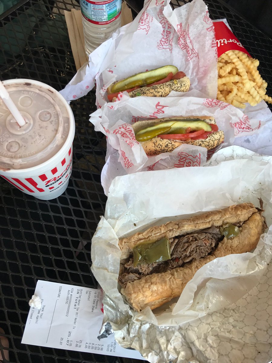 DonFUBAR's tweet photo. Thank you for ALWAYS bringing joy to my belly #Portillos #Appetizers #HeEats https://t.co/XWAiSavGhl
